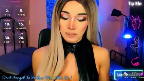 Snapshot of urgoddess_bella chatting on 2, 12, 2025 My bella 3 online show from 2, 12, 2025