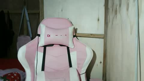 Snapshot of urhot_joshxx chatting on 18, 12, 2025 Josh online show from 18, 12, 2025