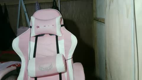 Snapshot of urhot_joshxx chatting on 19, 12, 2025 Josh online show from 19, 12, 2025