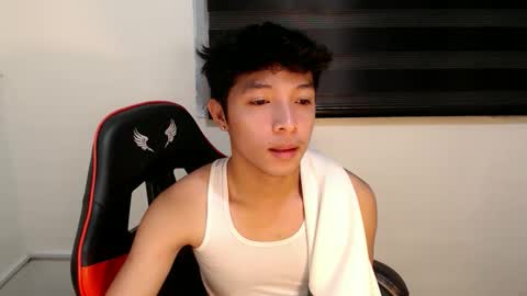 Snapshot of urhotethanxx chatting on 7, 6, 2026 Ethan online show from 7, 6, 2026