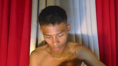 Snapshot of urhotfuckingass chatting on 19, 10, 2025 richard online show from 19, 10, 2025