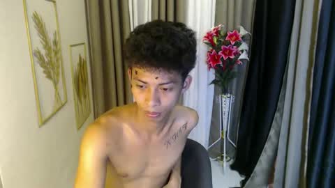 Snapshot of urhotfuckingass chatting on 25, 4, 2026 richard online show from 25, 4, 2026