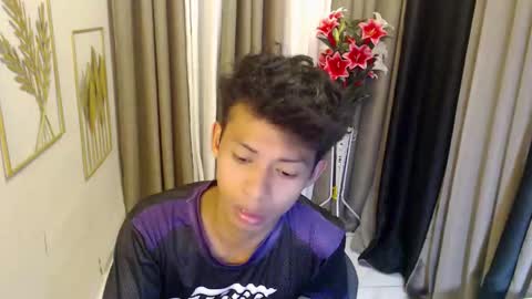 Snapshot of urhotfuckingass chatting on 26, 4, 2026 richard online show from 26, 4, 2026