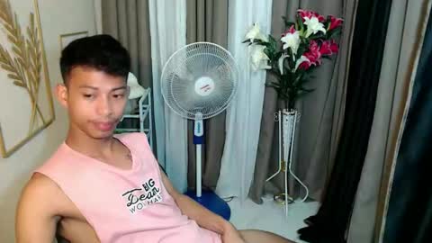 Snapshot of urhotfuckingass chatting on 11, 5, 2026 richard online show from 11, 5, 2026
