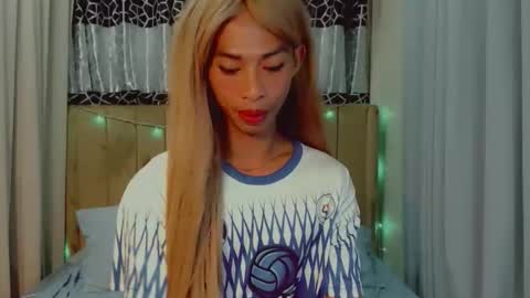 Snapshot of urhotfuckingass chatting on 23, 5, 2026 richard online show from 23, 5, 2026