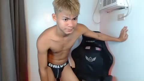 Snapshot of urhotpinoy_izaac chatting on 3, 10, 2025 simeon ulok online show from 3, 10, 2025