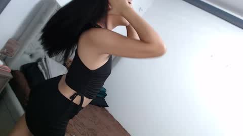 Amira online show from 5, 3, 2025