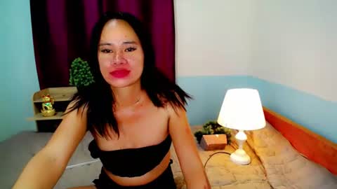 urlovely_che online show from 24, 10, 2025