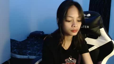 Snapshot of urlovely_yang03 chatting on 26, 11, 2025 juliana online show from 26, 11, 2025