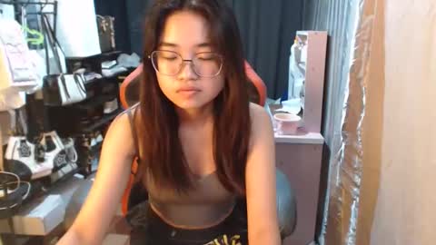 Snapshot of urlovelychinita chatting on 13, 10, 2025 urlovelychinita online show from 13, 10, 2025