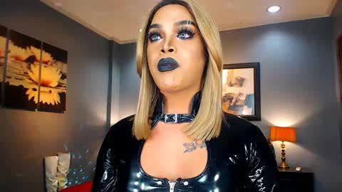 UrMajestyTyra online show from 11, 2, 2025