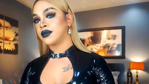 UrMajestyTyra online show from 25, 2, 2025