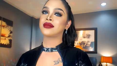 UrMajestyTyra online show from 27, 2, 2025