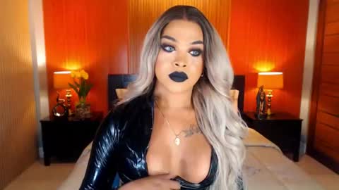 Snapshot of urmajestytyra chatting on 19, 6, 2026 UrMajestyTyra online show from 19, 6, 2026