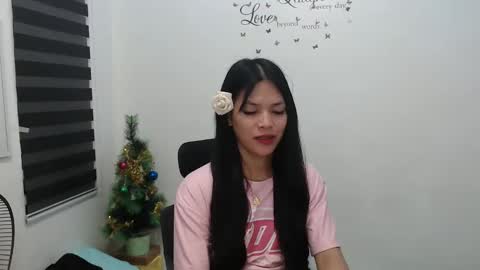 Snapshot of urpreciouspinayxxx chatting on 10, 12, 2024 hi im kim online show from 10, 12, 2024