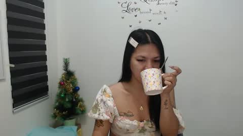 Snapshot of urpreciouspinayxxx chatting on 11, 12, 2024 hi im kim online show from 11, 12, 2024