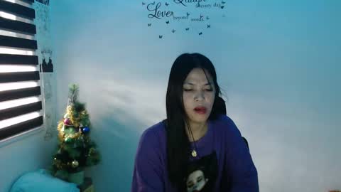 Snapshot of urpreciouspinayxxx chatting on 12, 12, 2024 hi im kim online show from 12, 12, 2024