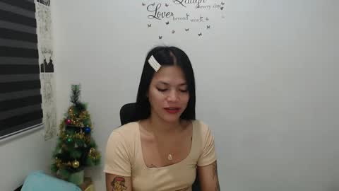 Snapshot of urpreciouspinayxxx chatting on 12, 12, 2024 hi im kim online show from 12, 12, 2024