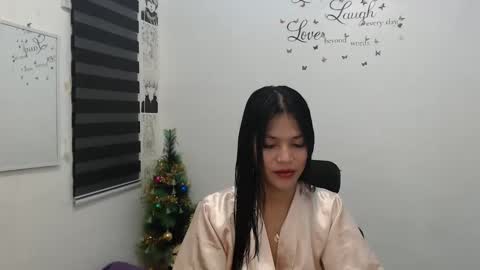 Snapshot of urpreciouspinayxxx chatting on 18, 12, 2024 hi im kim online show from 18, 12, 2024
