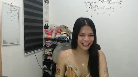 Snapshot of urpreciouspinayxxx chatting on 7, 1, 2025 hi im kim online show from 7, 1, 2025
