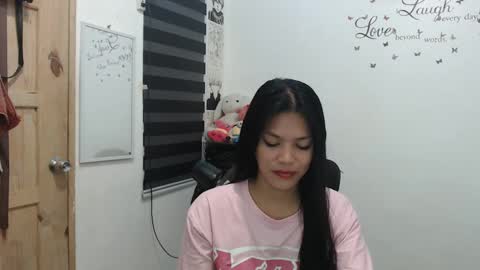 Snapshot of urpreciouspinayxxx chatting on 27, 1, 2025 hi im kim online show from 27, 1, 2025
