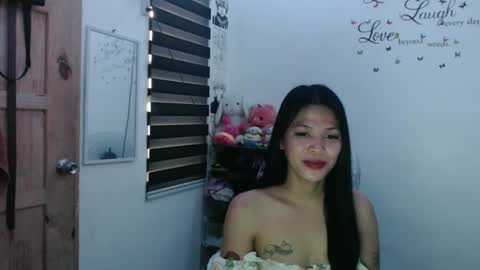 Snapshot of urpreciouspinayxxx chatting on 10, 3, 2025 hi im kim online show from 10, 3, 2025
