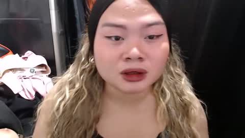 Snapshot of urslut_nicki chatting on 18, 10, 2025 xaica online show from 18, 10, 2025