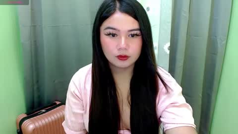 Snapshot of ursweet_ashley chatting on 12, 12, 2024 online show from 12, 12, 2024