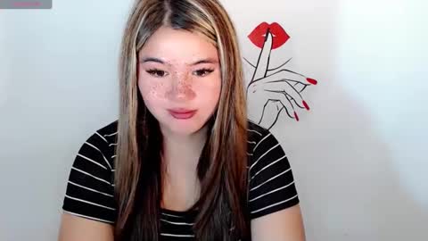 Snapshot of ursweet_ashley chatting on 5, 1, 2025 online show from 5, 1, 2025