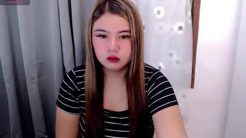 Snapshot of ursweet_ashley chatting on 10, 1, 2025 online show from 10, 1, 2025