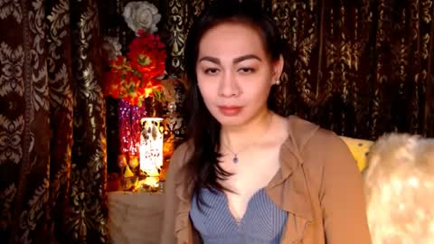 Snapshot of urtimelessbeauty chatting on 24, 1, 2025 Merca online show from 24, 1, 2025