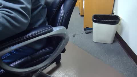 useemie online show from 30, 1, 2025