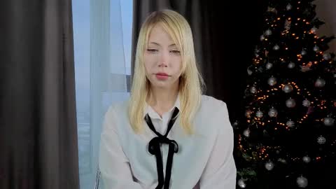 Snapshot of uwu_flower chatting on 14, 2, 2026 Chloe online show from 14, 2, 2026