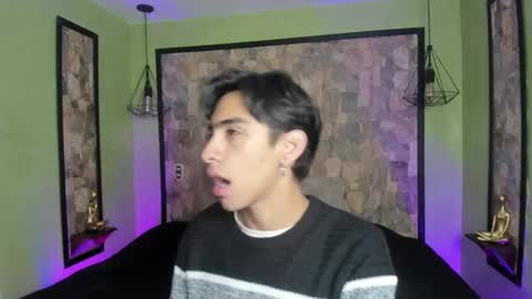 Snapshot of uyukie chatting on 22, 9, 2025 UYUKIE online show from 22, 9, 2025