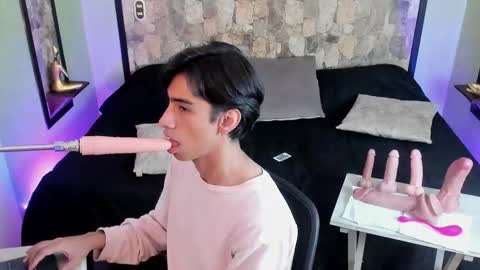 Snapshot of uyukie chatting on 3, 10, 2025 UYUKIE online show from 3, 10, 2025