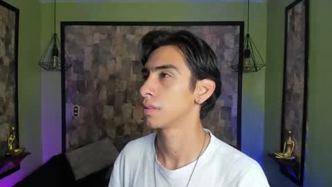 Snapshot of uyukie chatting on 13, 10, 2025 UYUKIE online show from 13, 10, 2025