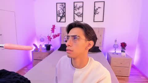 Snapshot of uyukie chatting on 17, 10, 2025 UYUKIE online show from 17, 10, 2025