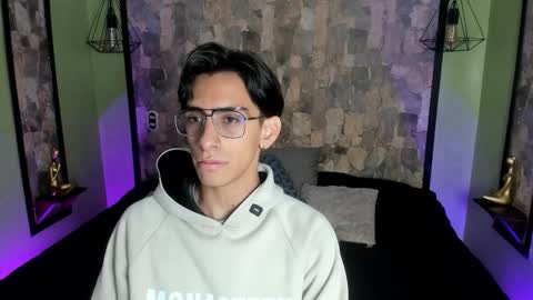 Snapshot of uyukie chatting on 20, 10, 2025 UYUKIE online show from 20, 10, 2025