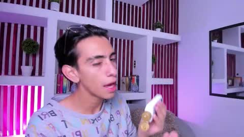 Snapshot of uyukie chatting on 4, 11, 2025 UYUKIE online show from 4, 11, 2025