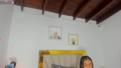 Snapshot of vahiolet_fuentes chatting on 4, 1, 2025 vahioleth online show from 4, 1, 2025