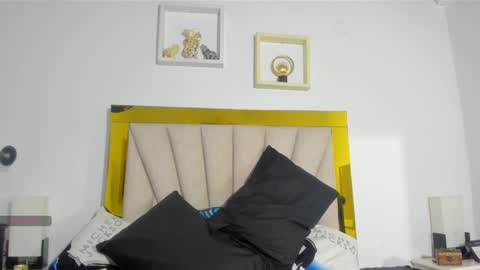 Snapshot of vahiolet_fuentes chatting on 4, 2, 2025 vahioleth online show from 4, 2, 2025