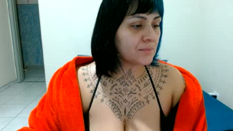 Snapshot of vaholiver chatting on 8, 7, 2026 Vah Oliver online show from 8, 7, 2026