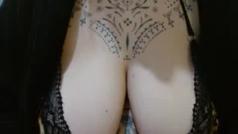 Snapshot of vaholiver chatting on 12, 7, 2026 Vah Oliver online show from 12, 7, 2026