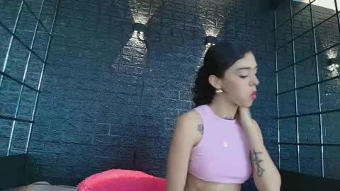 V A I O L E T T  S M I T H online show from 28, 2, 2025