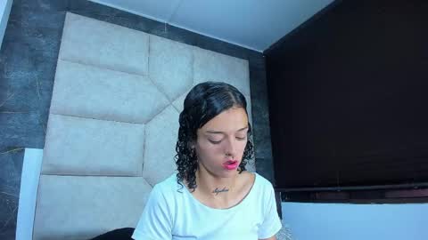 V A I O L E T T  S M I T H online show from 16, 4, 2026