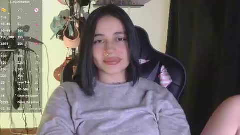 Snapshot of val_bardot1 chatting on 25, 6, 2026 first of all... who are u online show from 25, 6, 2026
