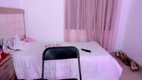 Snapshot of vale_kross chatting on 25, 6, 2026 HI IM NEW online show from 25, 6, 2026