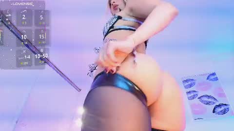 Snapshot of valen_ross_ chatting on 31, 7, 2026 valentina Rossi 3 online show from 31, 7, 2026