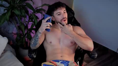 Snapshot of valenthinoking chatting on 16, 9, 2025 valenthinoking online show from 16, 9, 2025