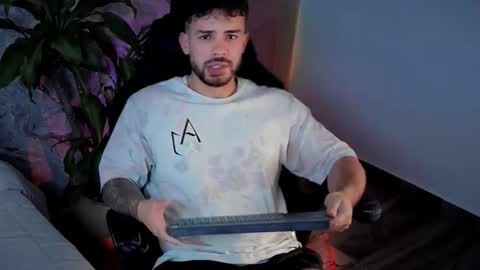 Snapshot of valenthinoking chatting on 23, 9, 2025 valenthinoking online show from 23, 9, 2025